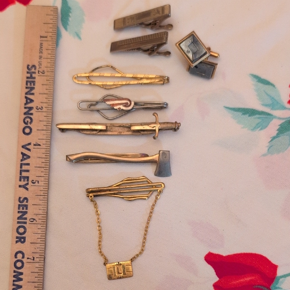 Unique Vintage Lot Of Tie Clips and a Cufflinks Set
